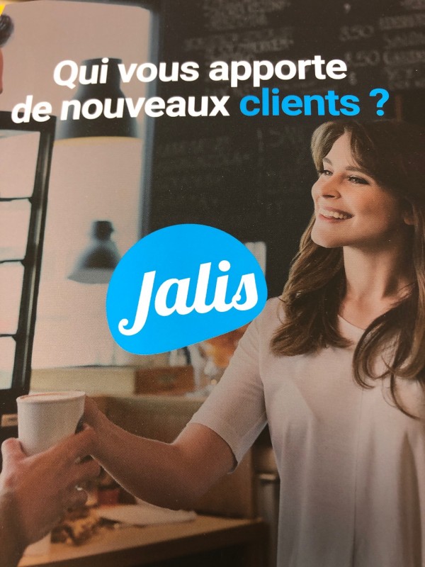 Recherche un hôtel trois étoiles pas cher avec vue sur mer proche Ajaccio