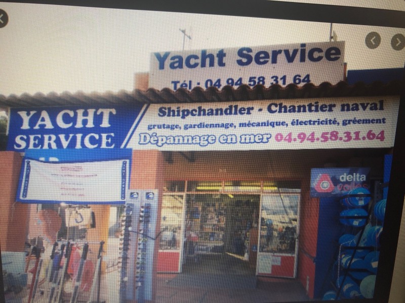 Recherche à réparer un bateau à Porquerolles